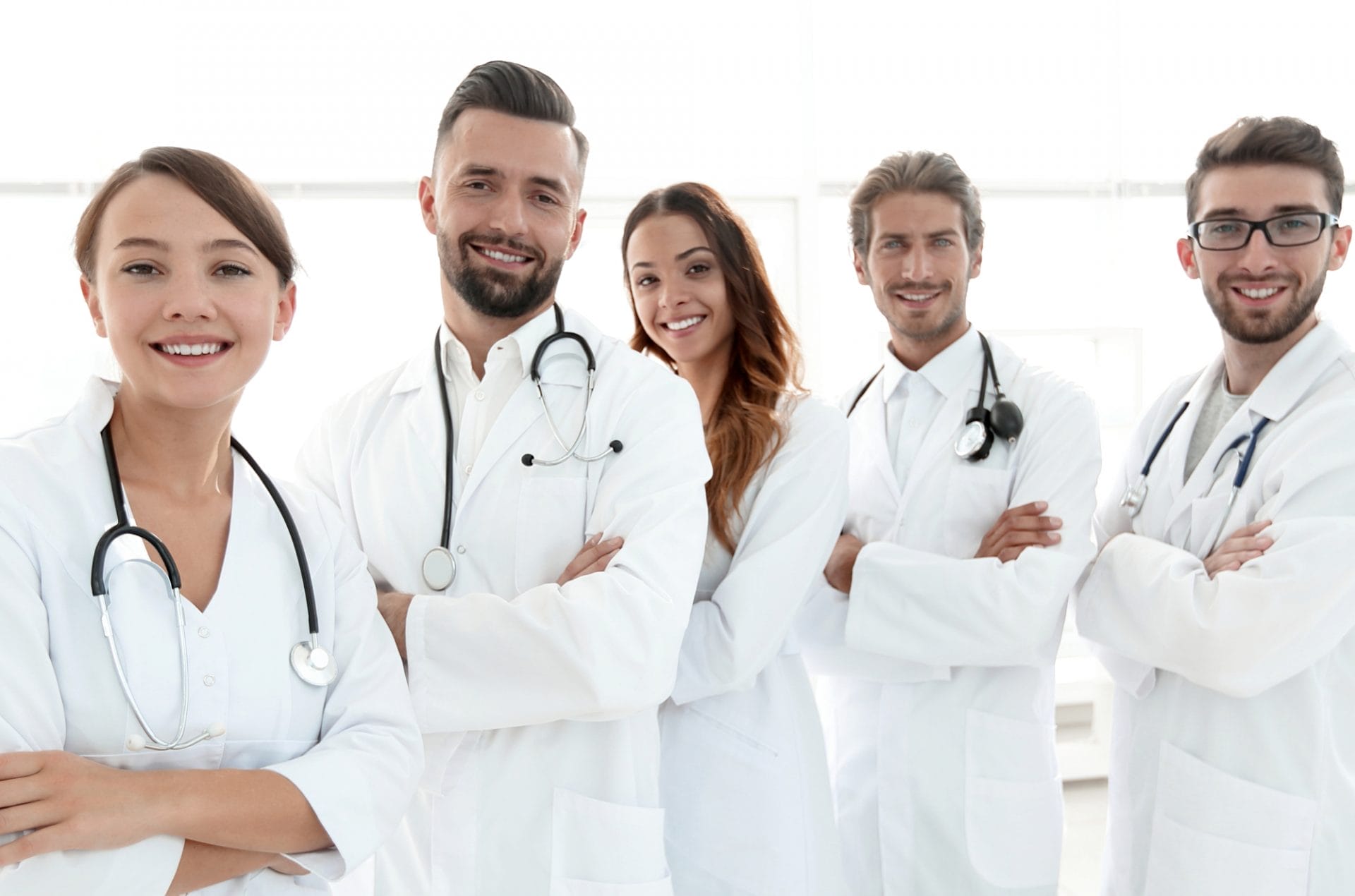 Un grupo de pediatras posando para una fotografía.